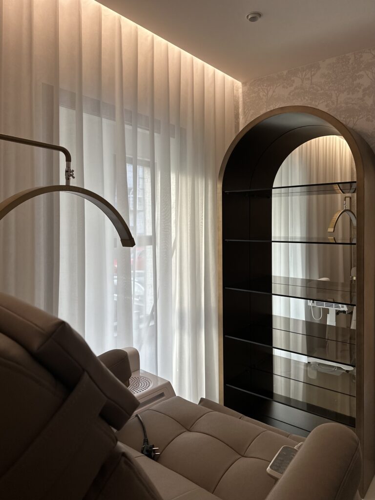 Cosmetic Salon