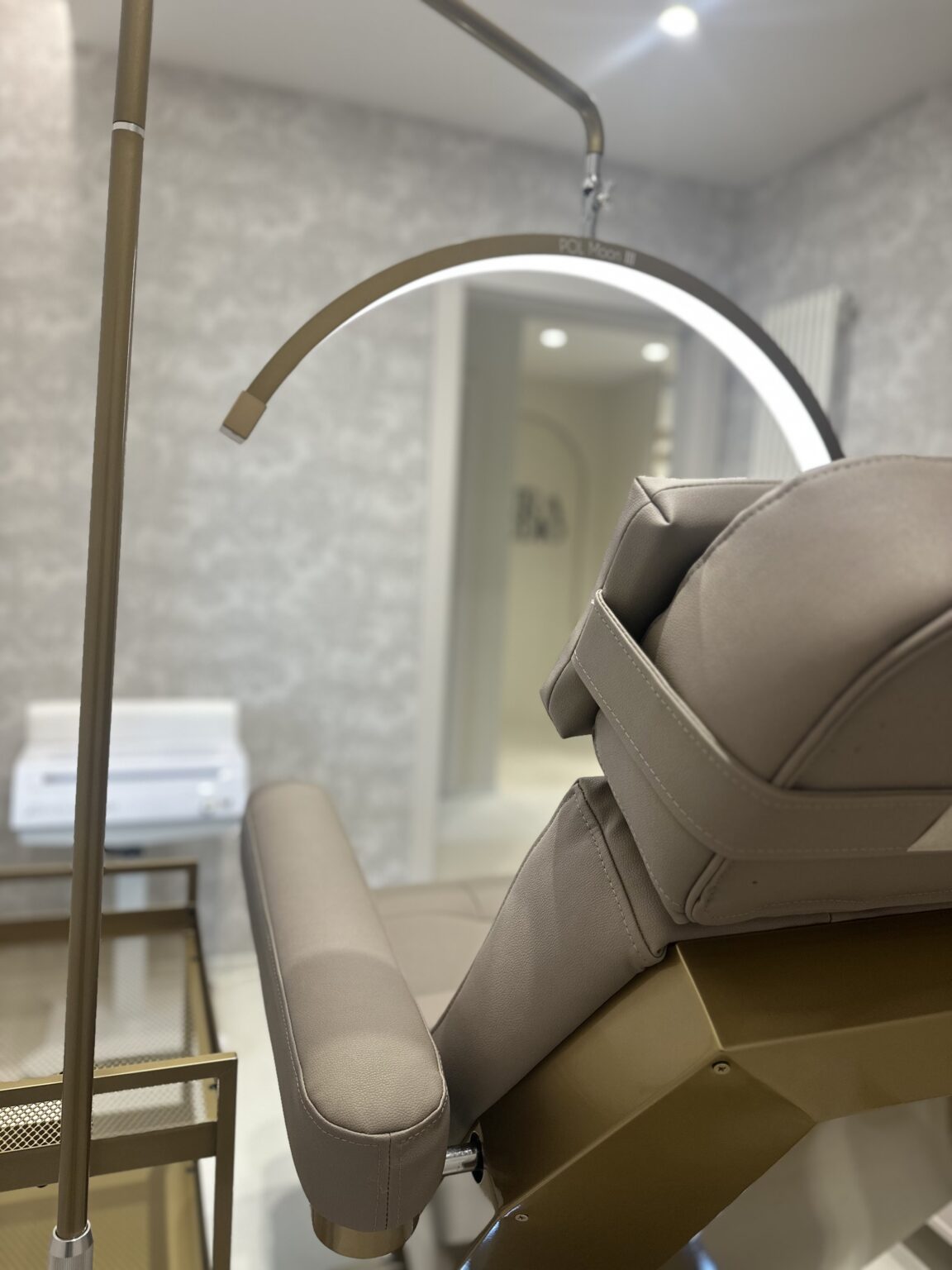 Cosmetic Salon